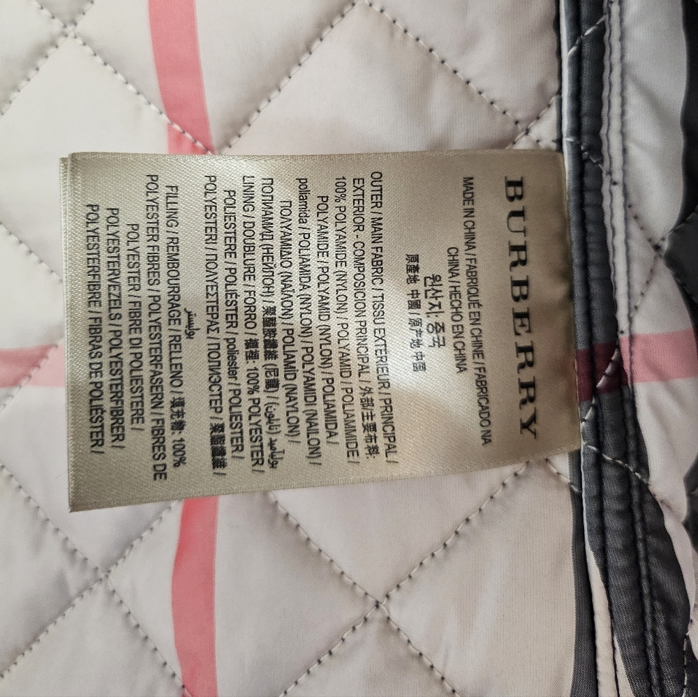 Burberry - Picture 7 of 9
